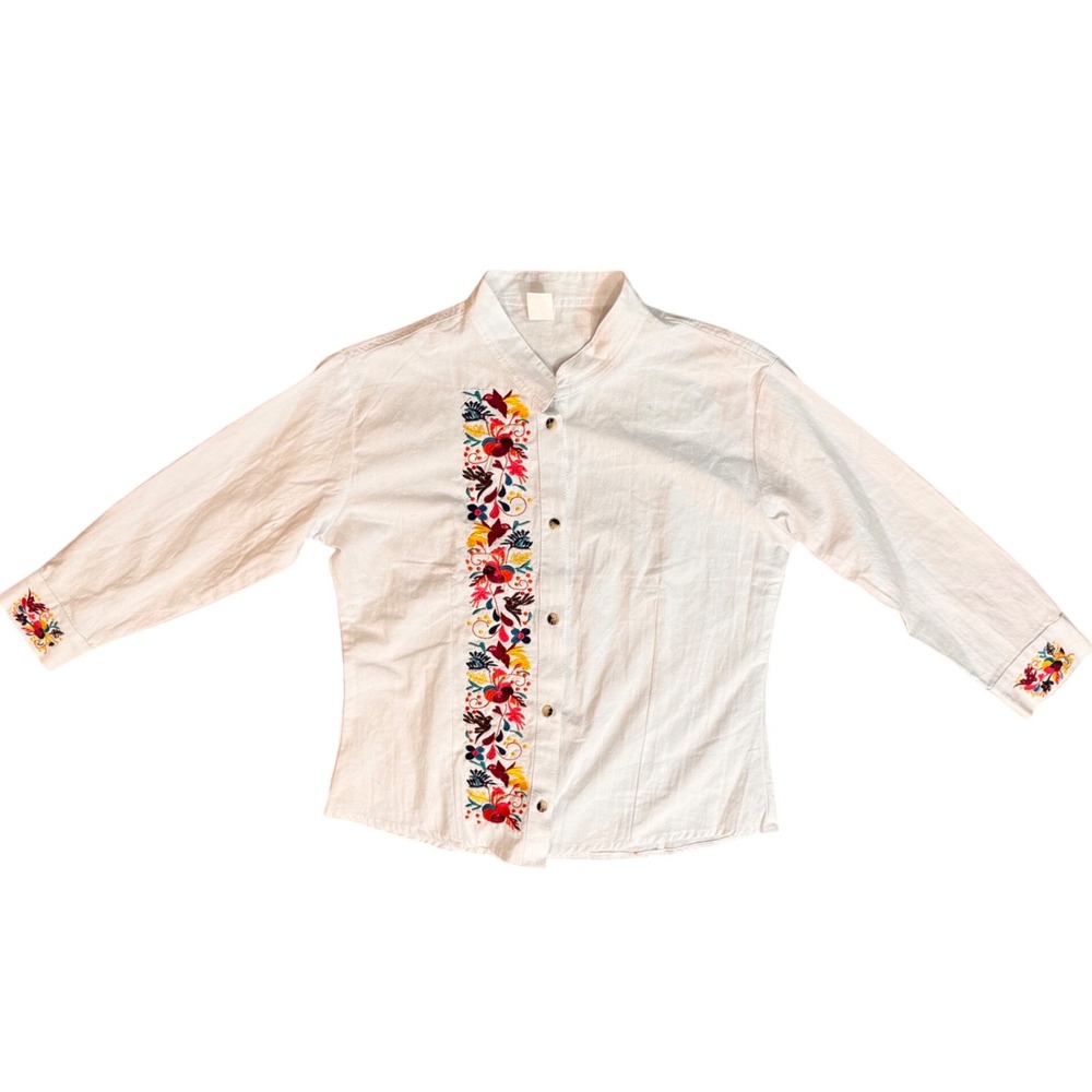 White Embroidered Floral Shirt Women's Size M Long Sleeve Button‎ Up Top